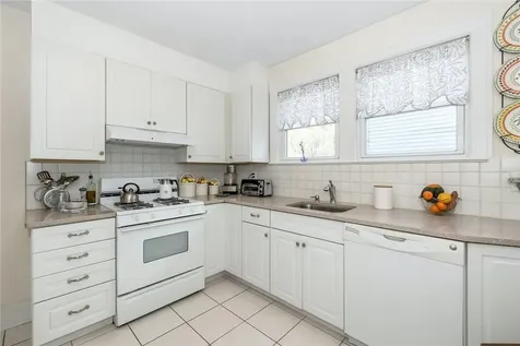 47 Saratoga Avenue Pleasantville NY 10570