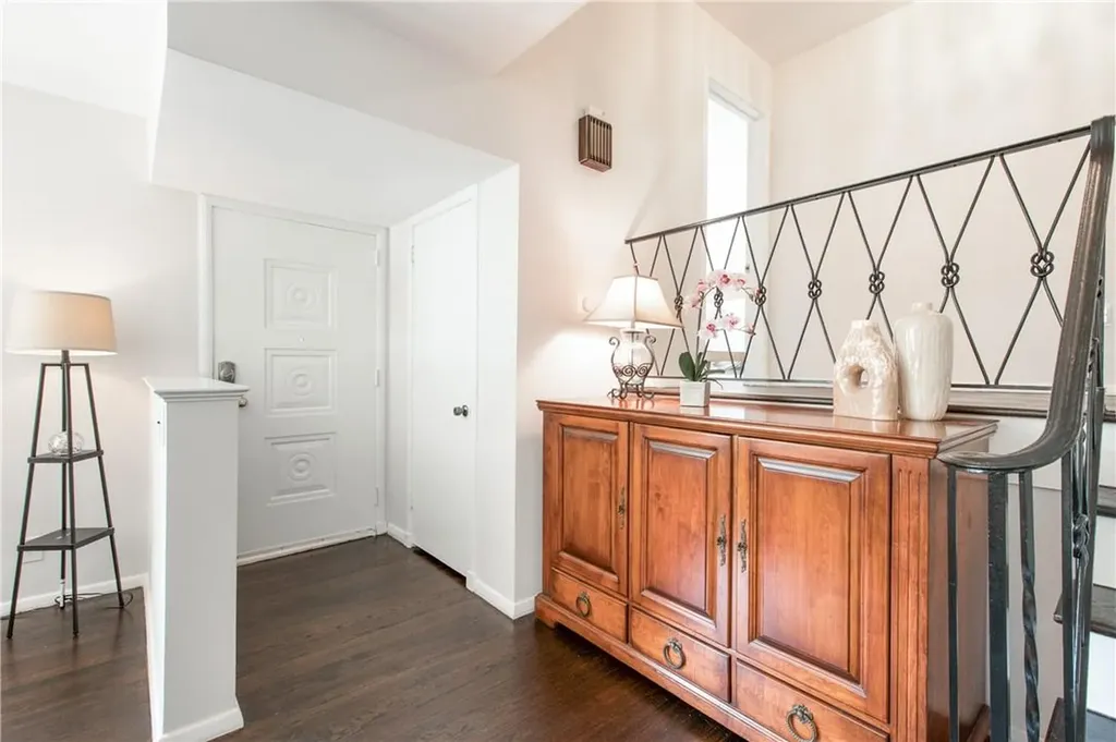 17 Doris Drive Scarsdale NY 10583