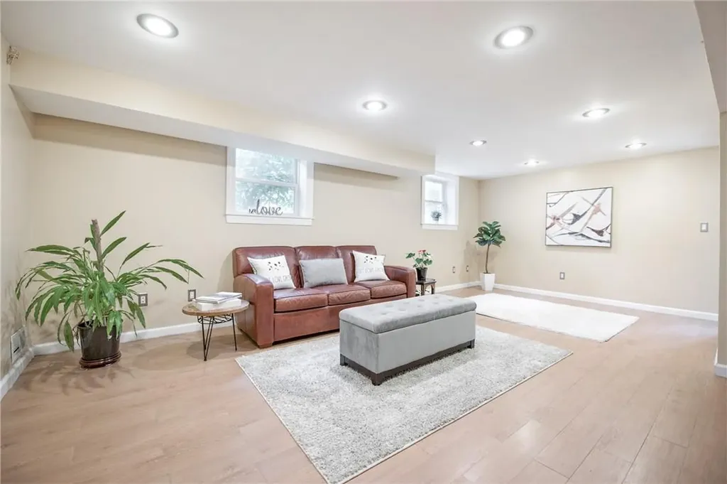17 Doris Drive Scarsdale NY 10583
