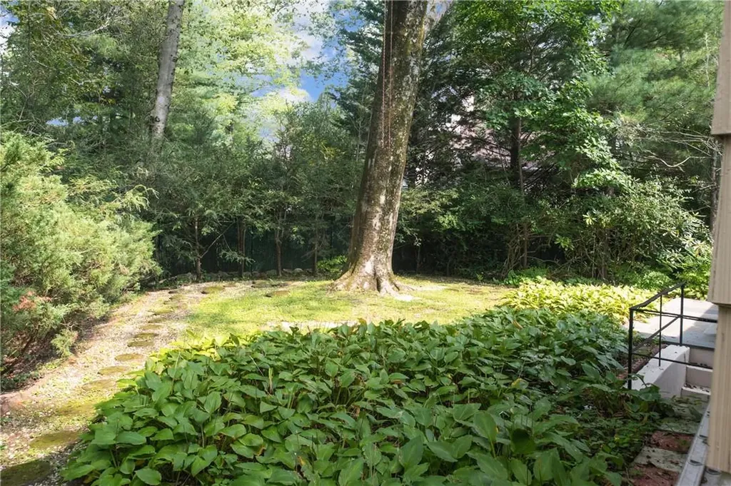 17 Doris Drive Scarsdale NY 10583
