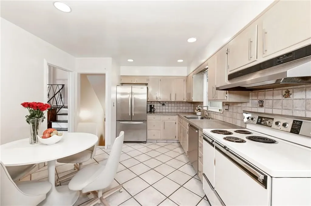 17 Doris Drive Scarsdale NY 10583