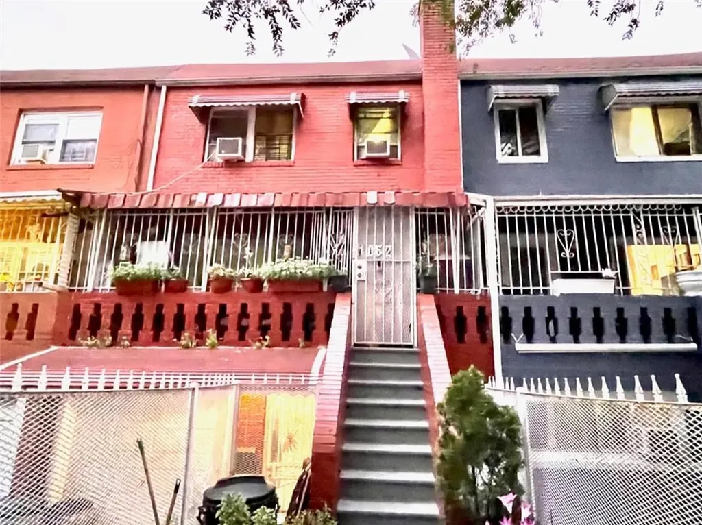 1062 Colgate Avenue Bronx NY 10472