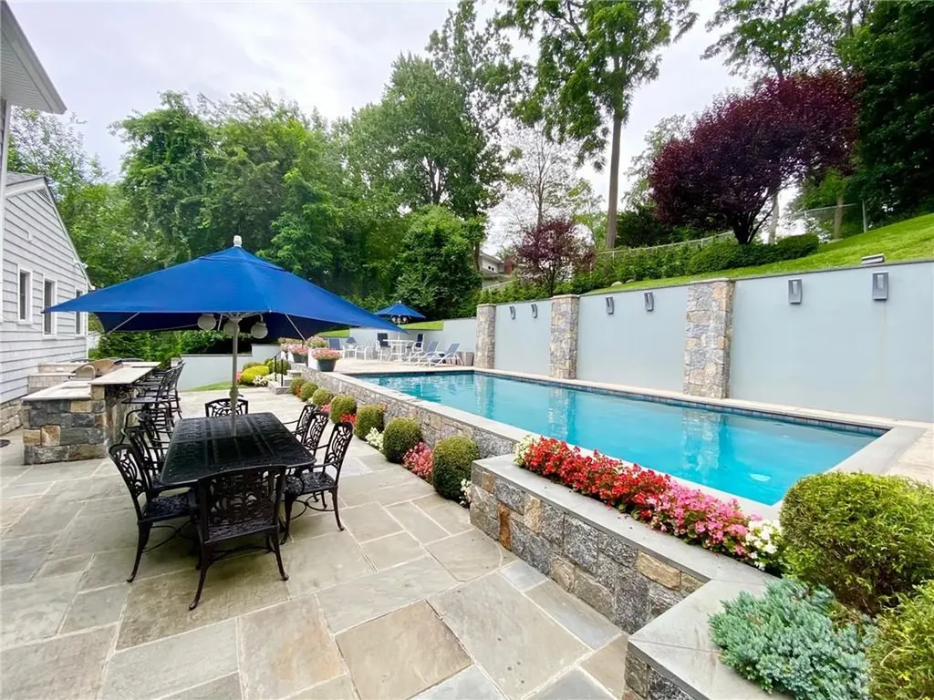 100 Old Jackson Avenue Scarsdale NY 10583