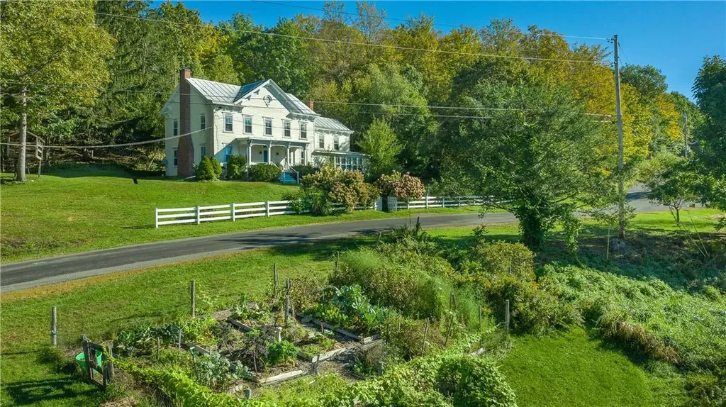 132 Decker Road Ancram NY 12502