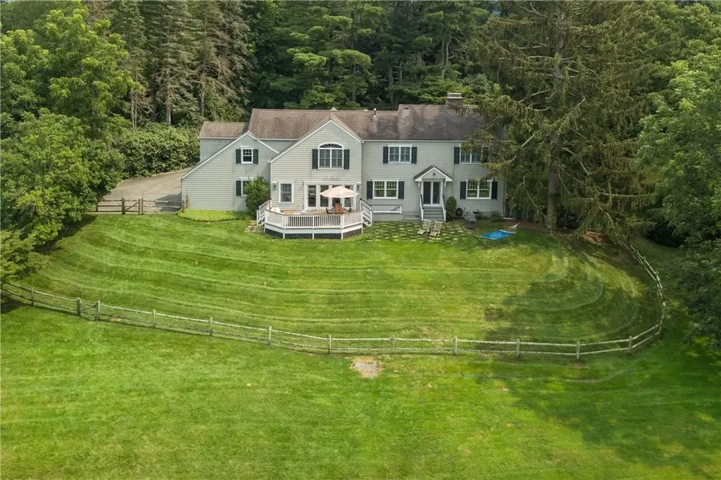 24 West Way Chappaqua NY 10514