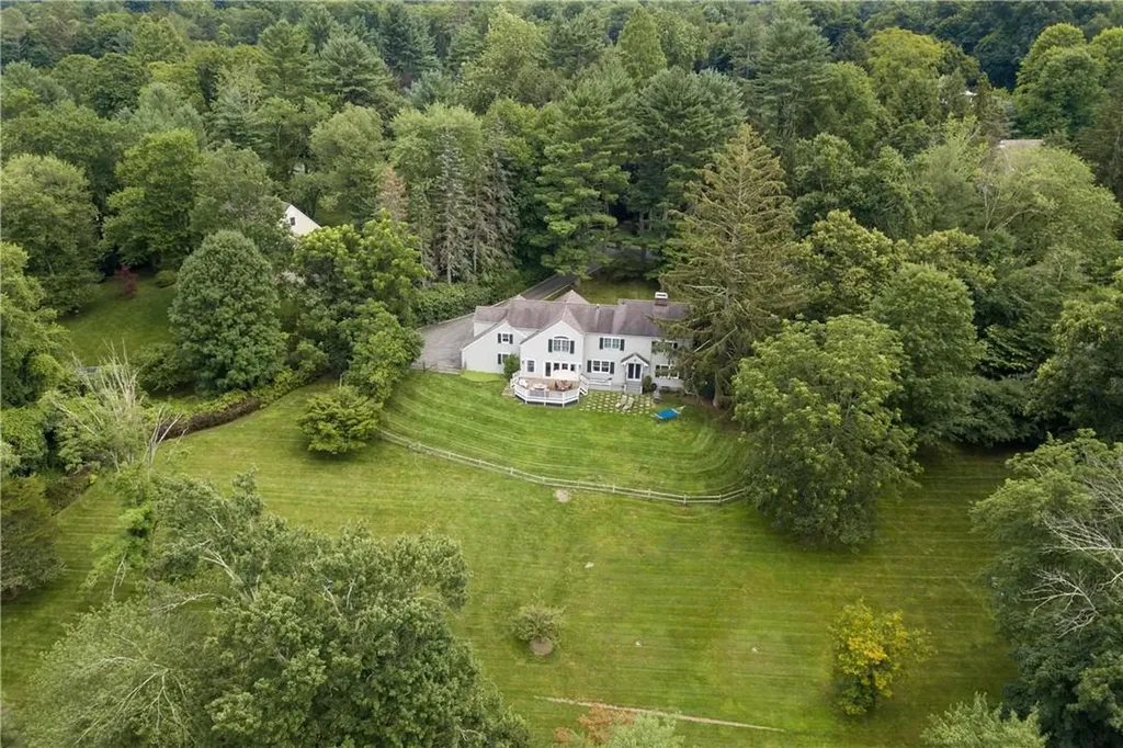 24 West Way Chappaqua NY 10514