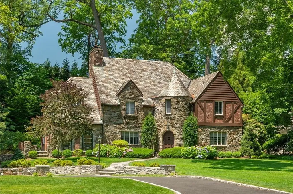 219 Fox Meadow Road Scarsdale NY 10583