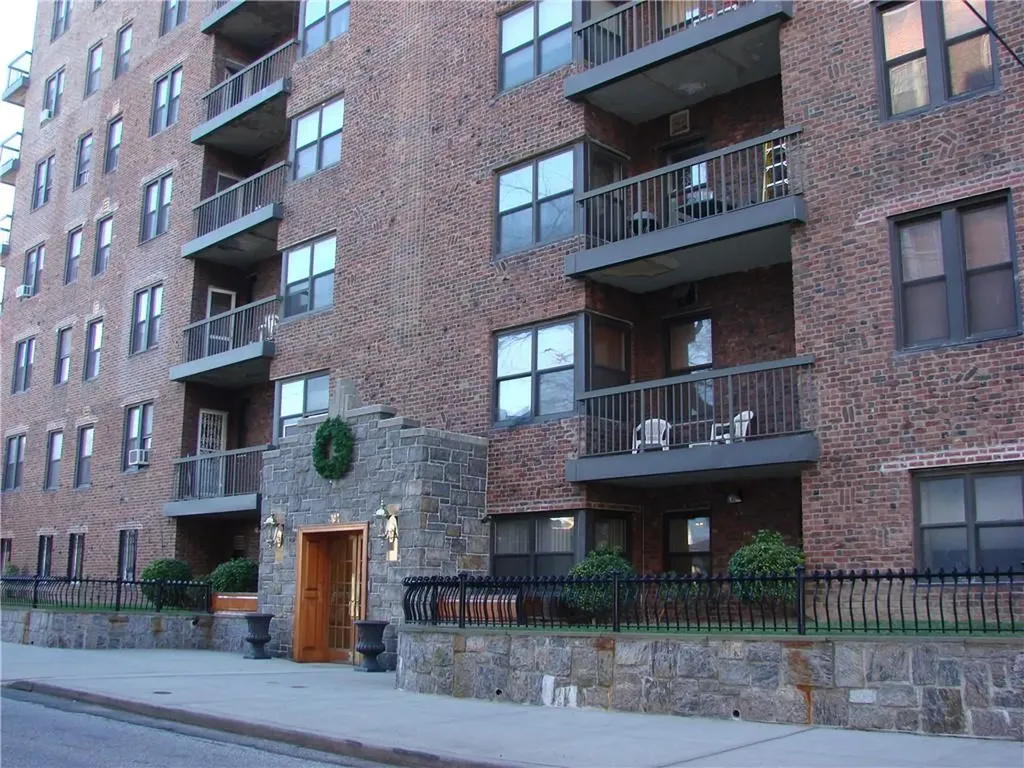 30 Clinton Place New Rochelle NY 10801
