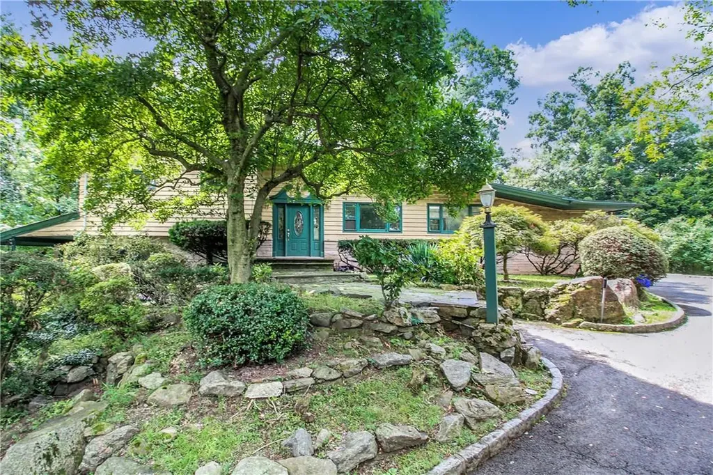 221 West Street Harrison NY 10528