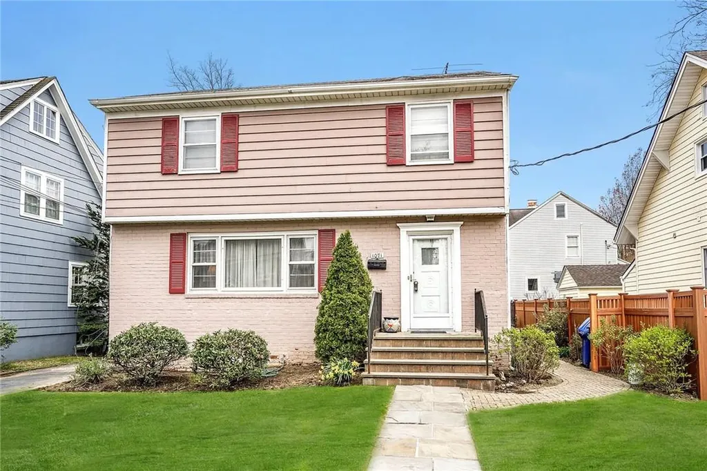 1071 Grant Avenue Pelham NY 10803