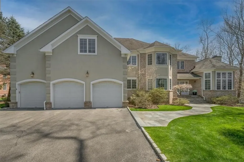 2 Fenbrook Drive Larchmont NY 10538