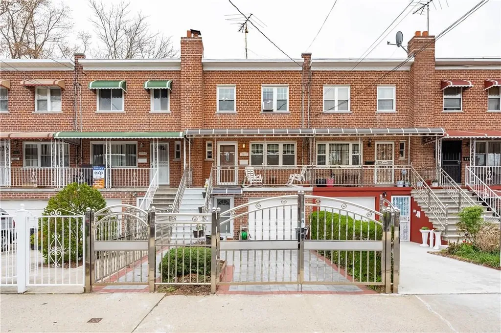 3917 De Reimer Avenue Bronx NY 10466