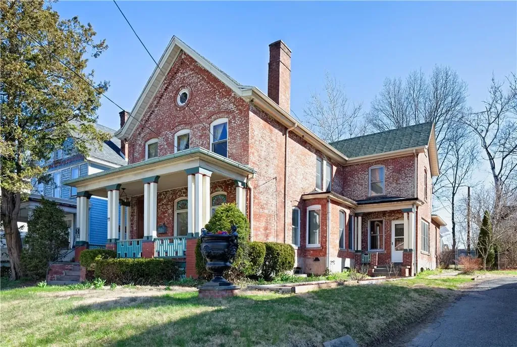 44 Clinton Avenue Kingston NY 12401