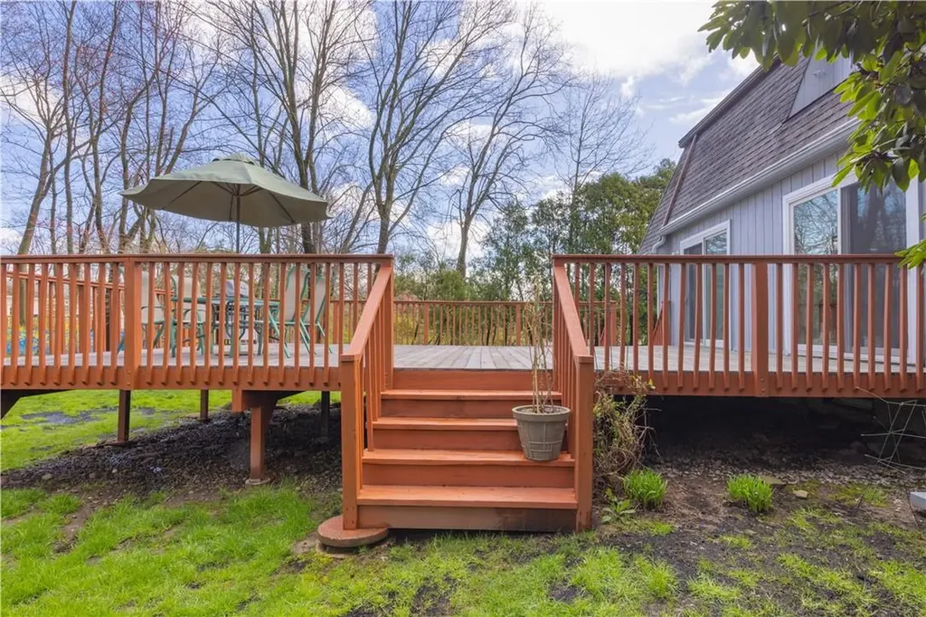 57 Tennyson Drive Nanuet NY 10954