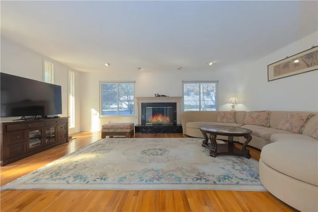 57 Tennyson Drive Nanuet NY 10954