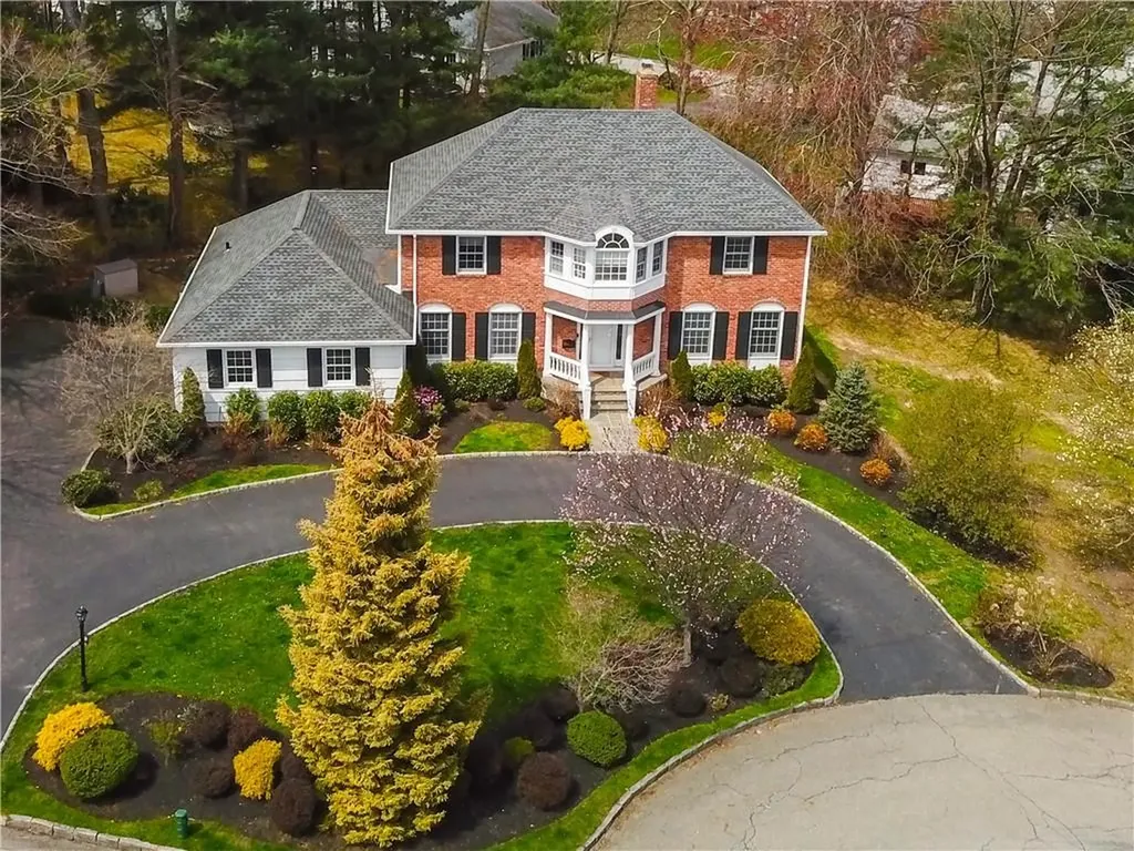 27 Myrtledale Road Scarsdale NY 10583