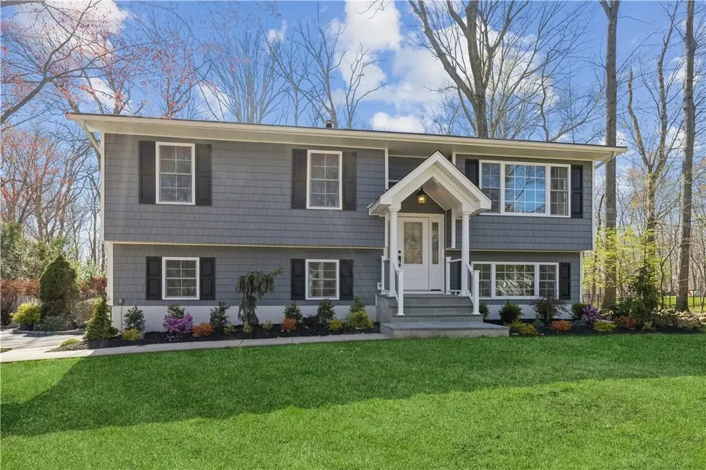170 Waters Edge Valley Cottage NY 10989