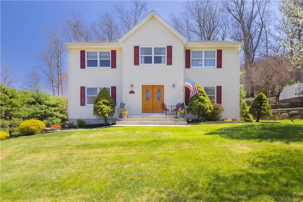 25 Oakley Boulevard Garnerville NY 10923