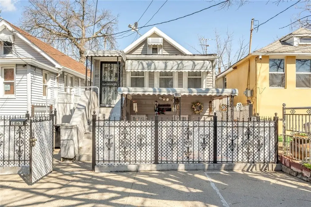 1867 Obrien Avenue Bronx NY 10473