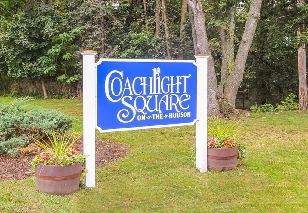 230 Coachlight Square Montrose NY 10548