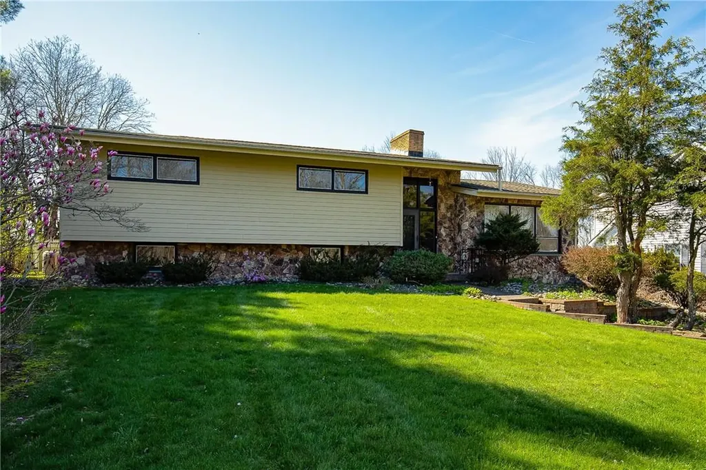 42 Ireland Drive Poughkeepsie NY 12603