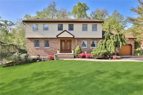 11 Virginia Street Valley Cottage NY 10989