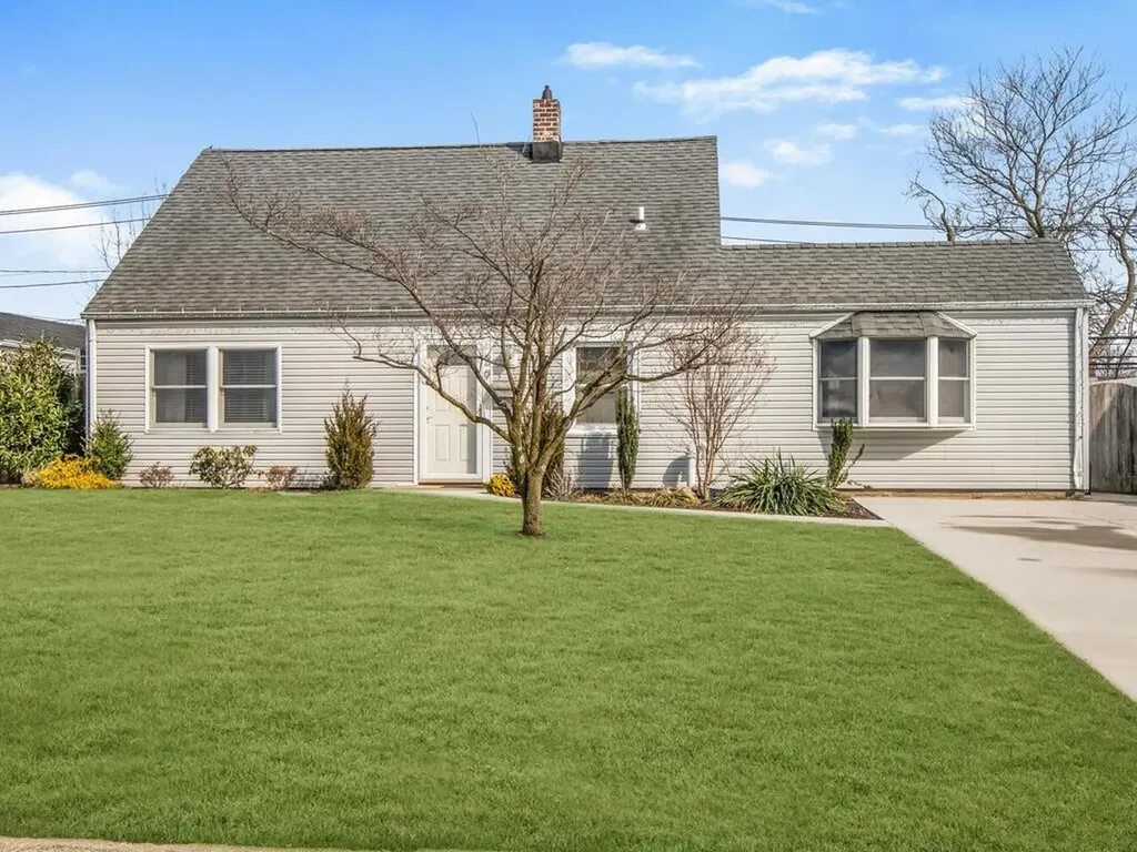 29 Barnyard Lane Levittown NY 11756