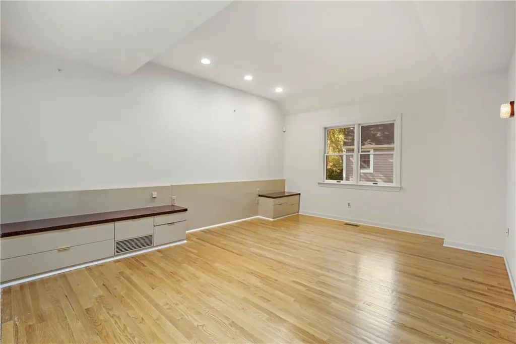 48 Wyndham Close White Plains NY 10605