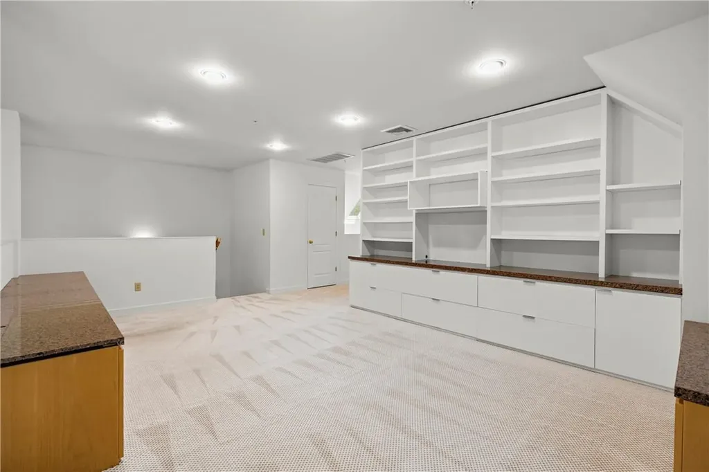 48 Wyndham Close White Plains NY 10605