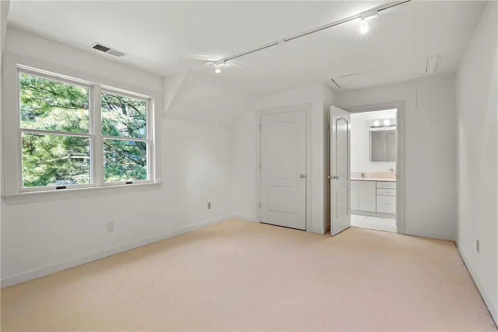 48 Wyndham Close White Plains NY 10605