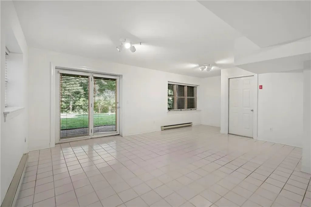 48 Wyndham Close White Plains NY 10605