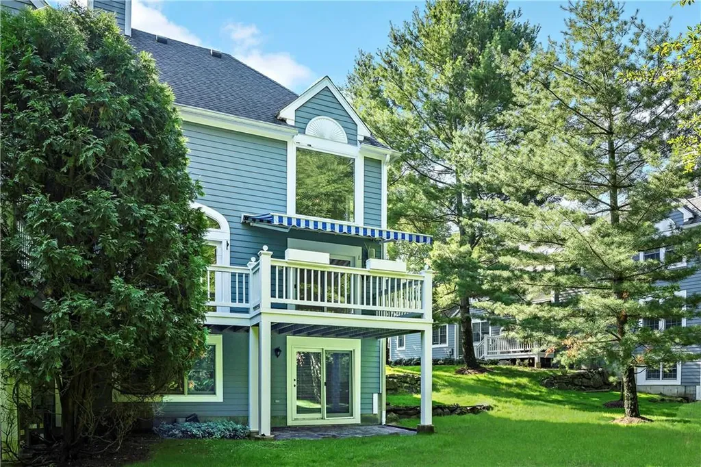 48 Wyndham Close White Plains NY 10605