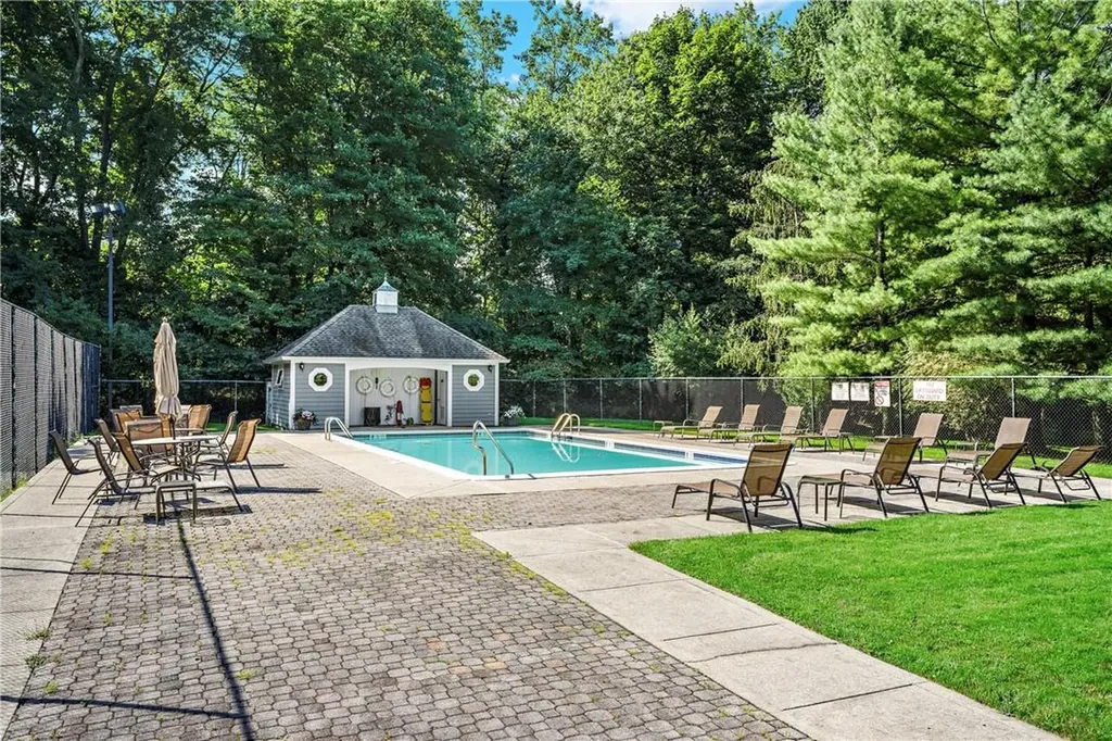 48 Wyndham Close White Plains NY 10605