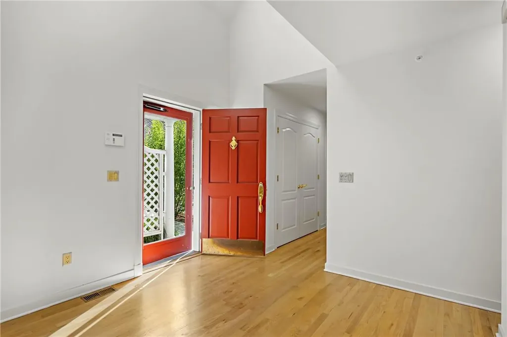 48 Wyndham Close White Plains NY 10605