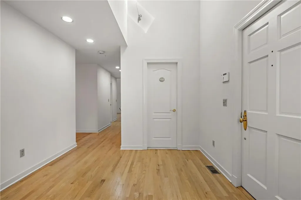 48 Wyndham Close White Plains NY 10605