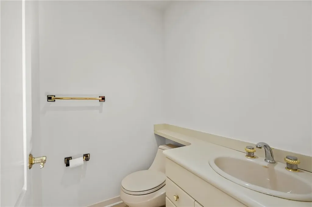 48 Wyndham Close White Plains NY 10605