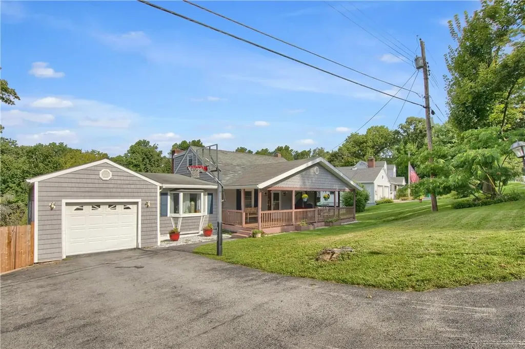 429 Mcgrath Boulevard Fishkill NY 12524