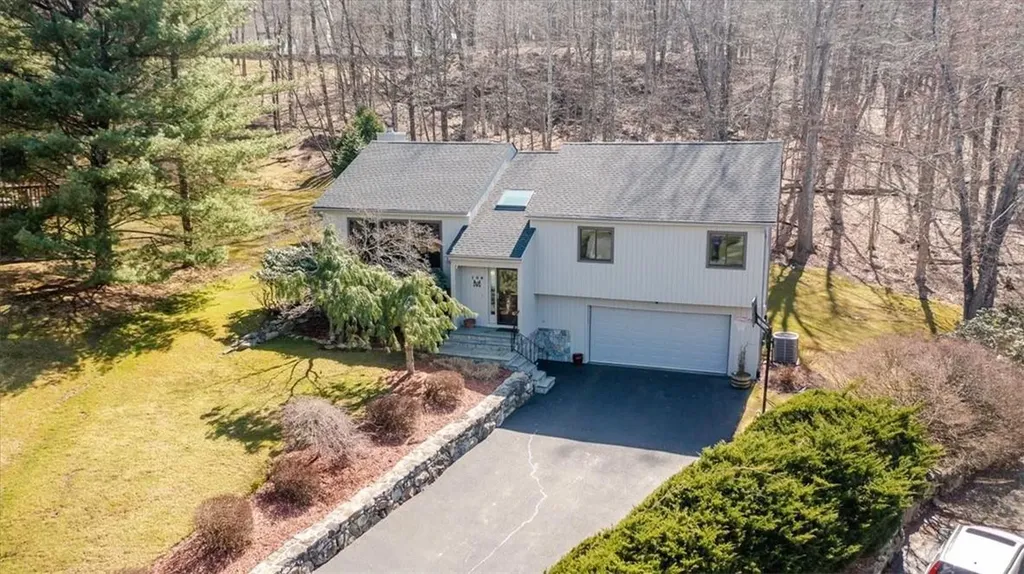 158 Arbor Crest Somers NY 10589