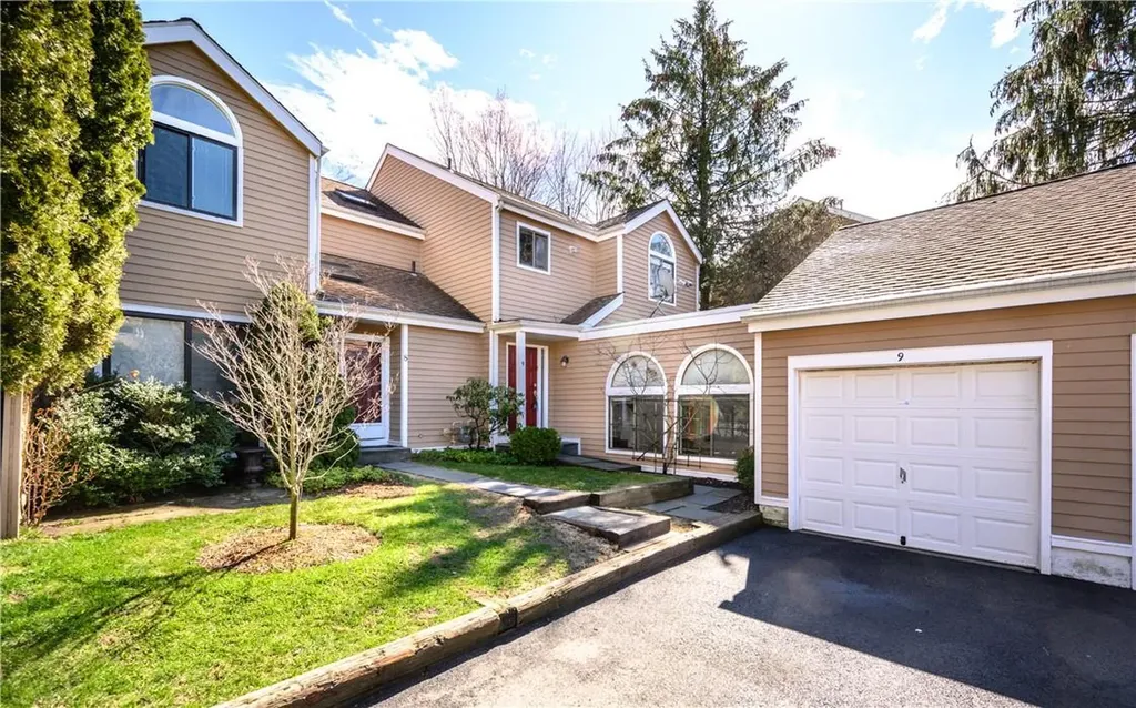 9 Deer Run Chappaqua NY 10514