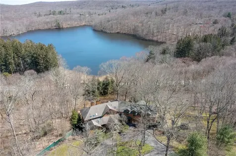 9 Reynolds Lane Katonah NY 10536