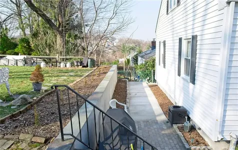 7 Corbalis Place Yonkers NY 10703