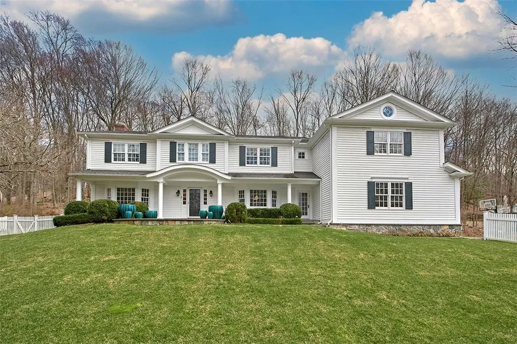 15 Whitlaw Close Chappaqua NY 10514