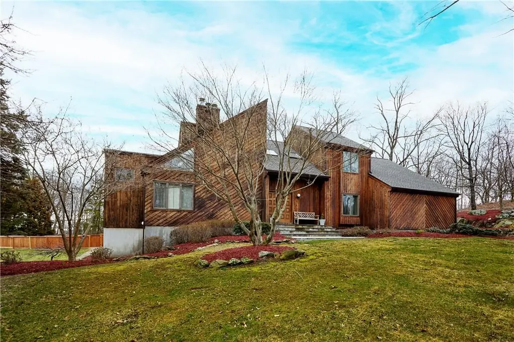 246 Pinesbridge Road Millwood NY 10546