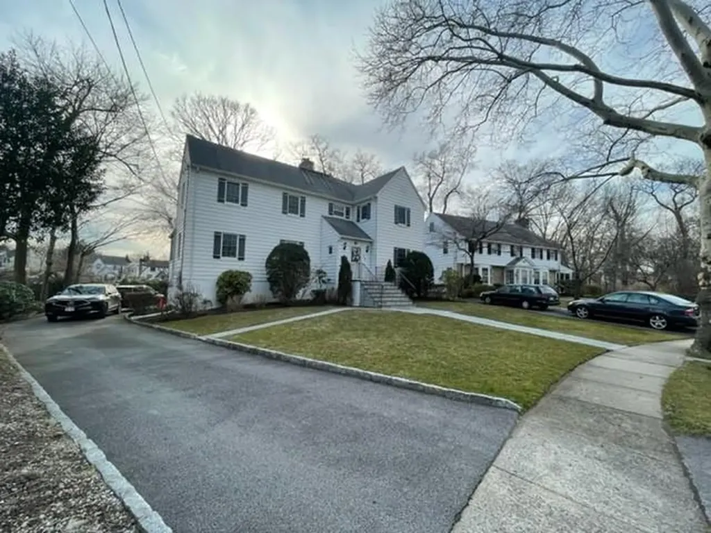 28 Parkway Circle Mount Vernon NY 10552