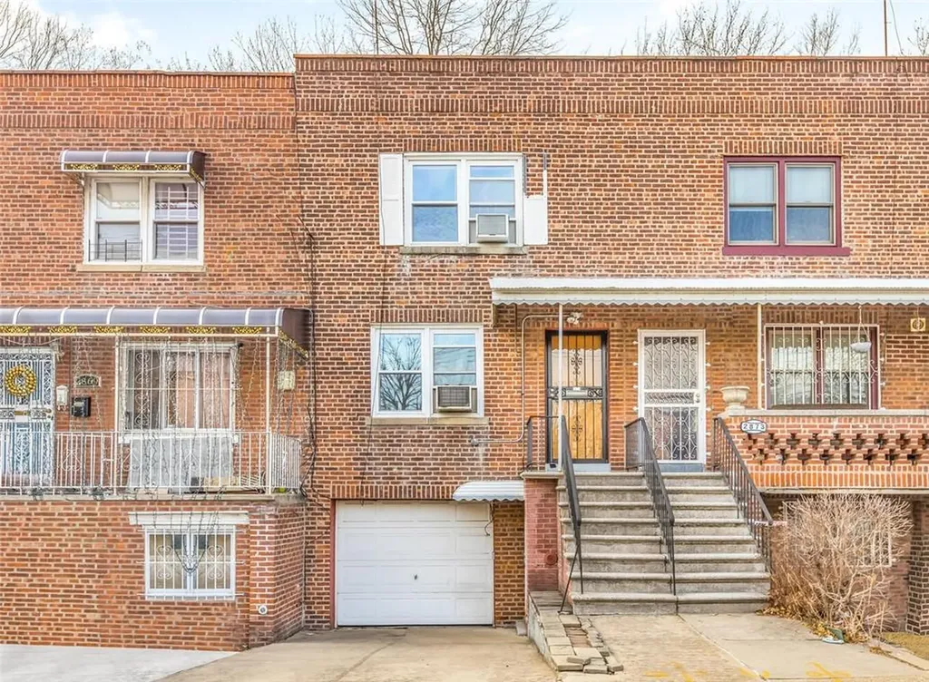 2871 Dewitt Place Bronx NY 10469