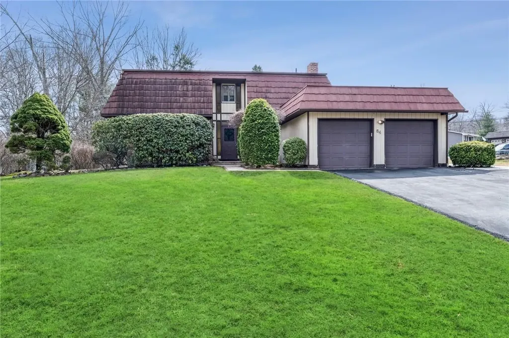 54 Tennyson Drive Nanuet NY 10954
