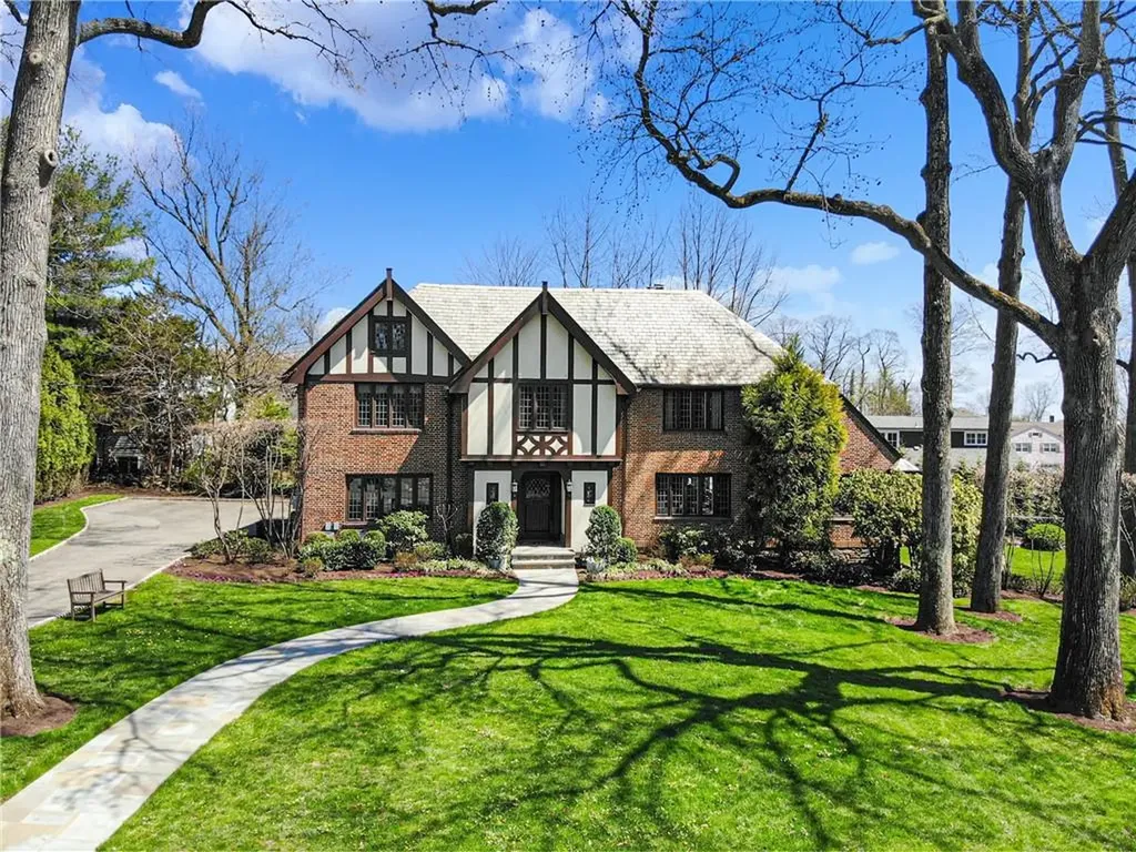 1414 Park Lane Pelham NY 10803
