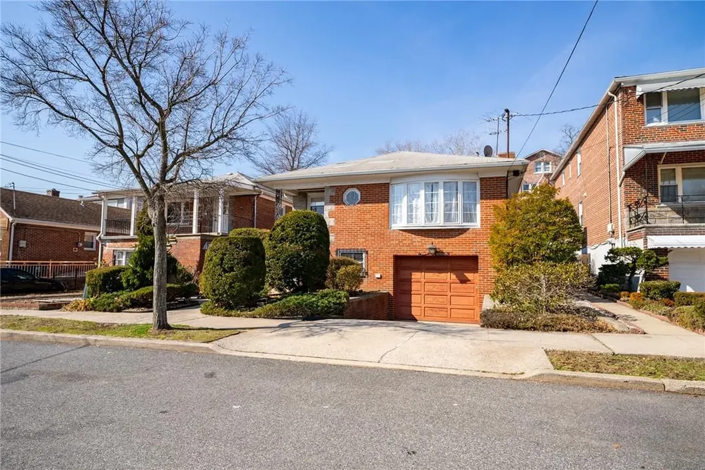 2415 Westervelt Avenue Bronx NY 10469
