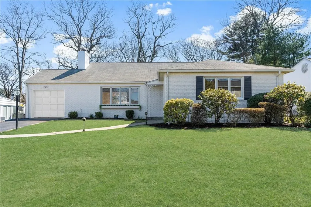 61 Hilary Circle New Rochelle NY 10804