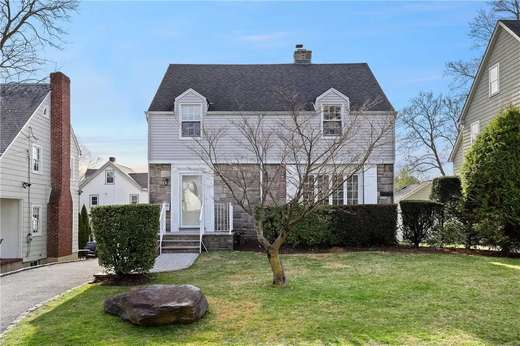 166 Lyons Road Scarsdale NY 10583